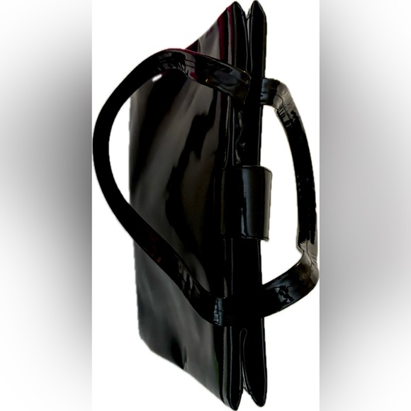 Salvatore Ferragamo Black Shoulder Bag with Gold Clasp - Picture 8 of 15